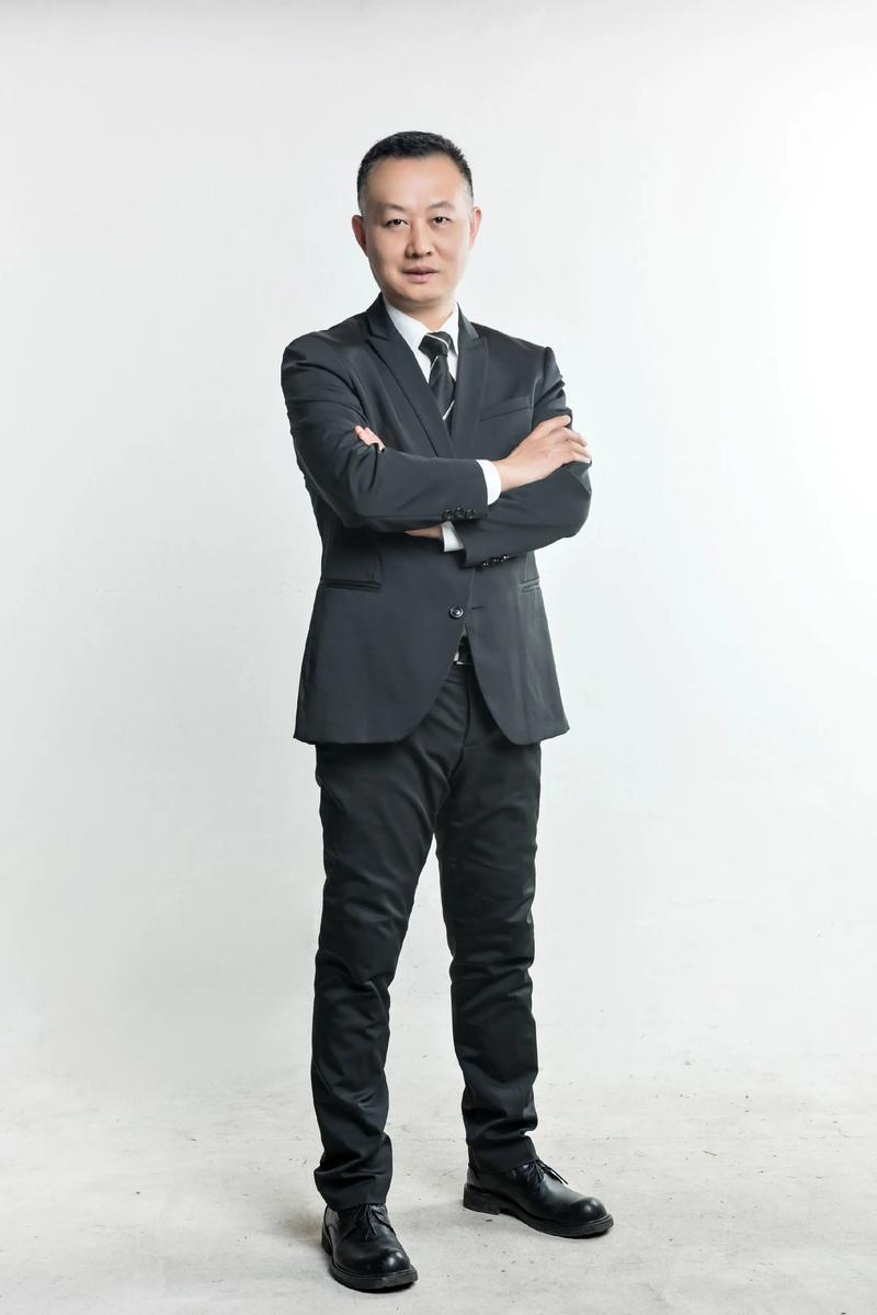 杨荣鑑 创始人 & 执行董事